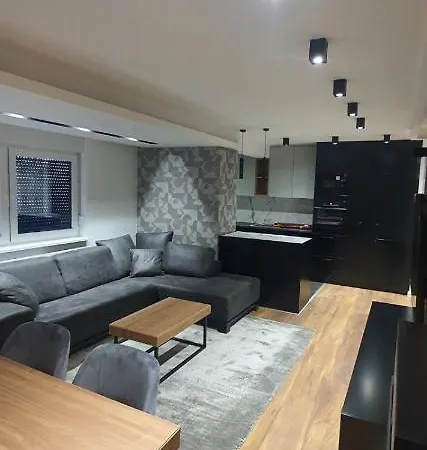 Delux Presidentbulevar Apartment Brcko